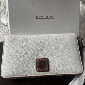 White leather dooney & Bourke zip around wallet/wristlet,white pebbled leather